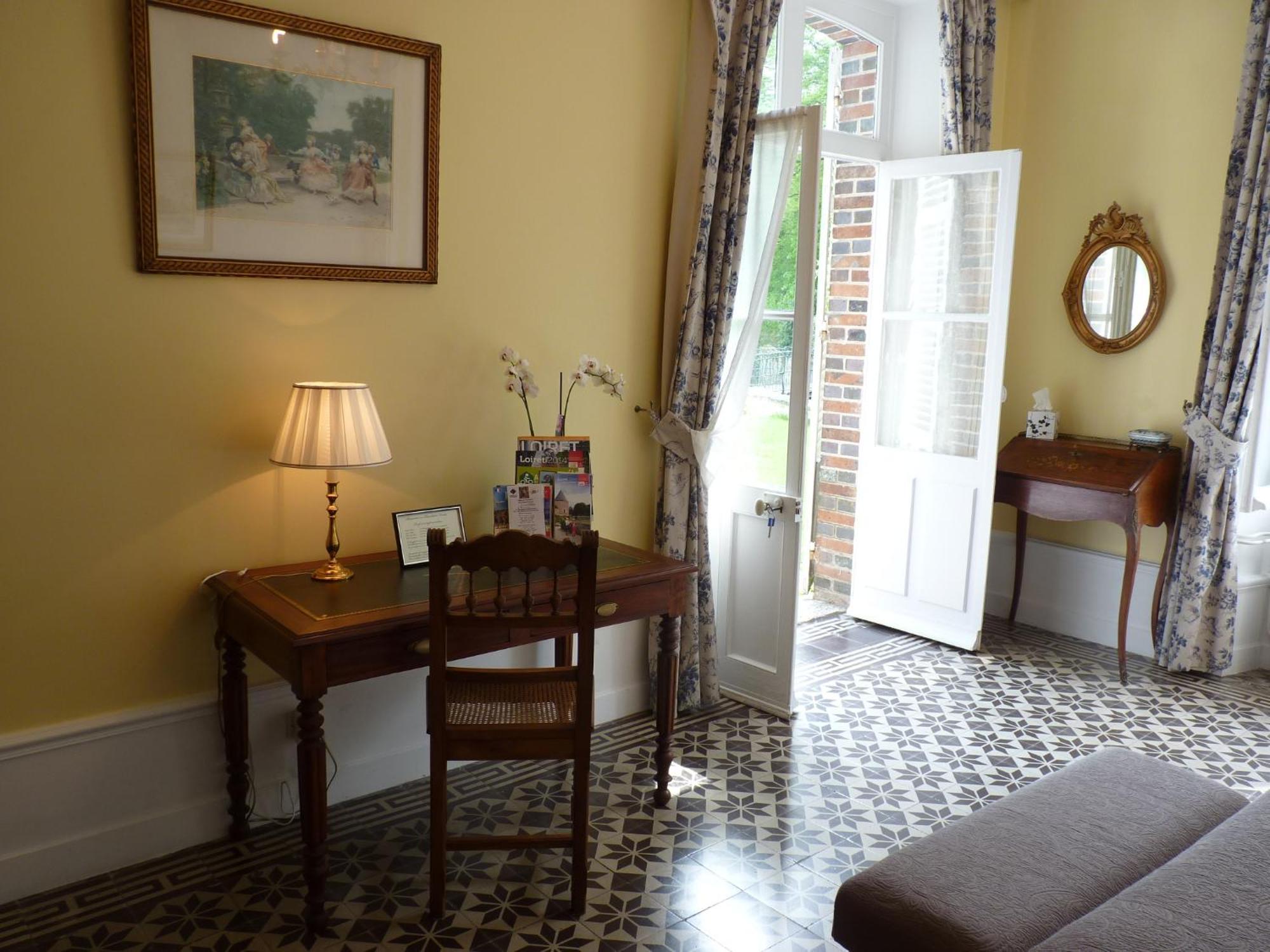 Le Clos Saint Nicolas Château-Renard 객실 사진